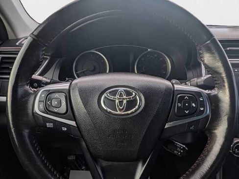 Used 2016 Toyota Camry SE image 8