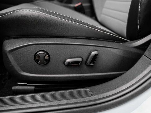 New 2026 Volkswagen Jetta SE image 19