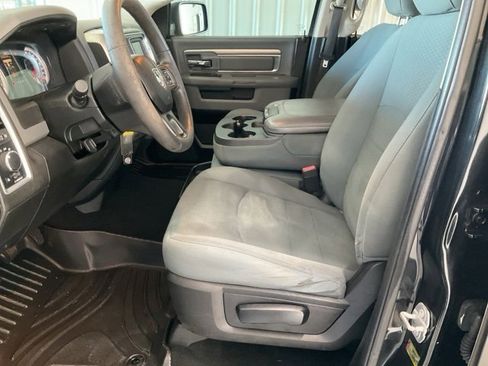 Used 2019 RAM 1500 Classic SLT image 3