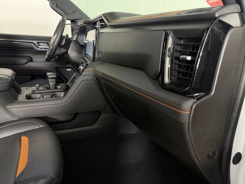 Used 2024 GMC Sierra 1500 AT4 w/ AT4 Premium Package AWD/4WD image 31