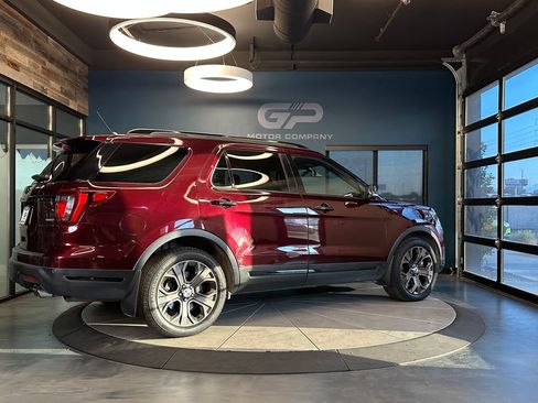 Used 2018 Ford Explorer Sport w/ Equipment Group 401A AWD/4WD image 3