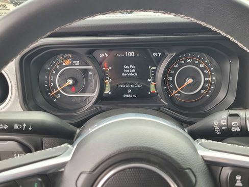 Used 2025 Jeep Wrangler Unlimited Sahara AWD/4WD image 29