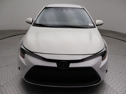 Used 2025 Toyota Corolla LE w/ Convenience Package image 5