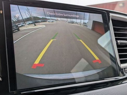 Certified 2023 Chrysler Pacifica Touring-L FWD image 22