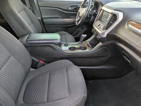 Used 2019 GMC Acadia SLE image 19