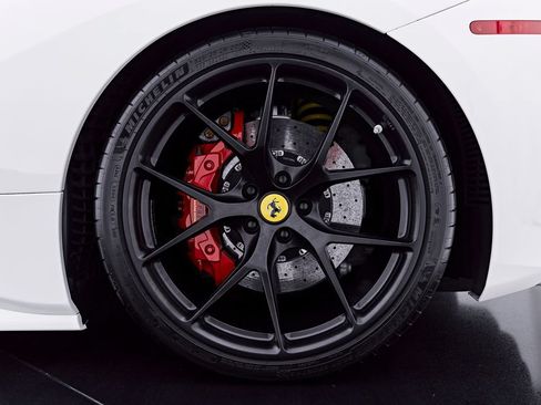 Used 2018 Ferrari 488 GTB RWD image 37