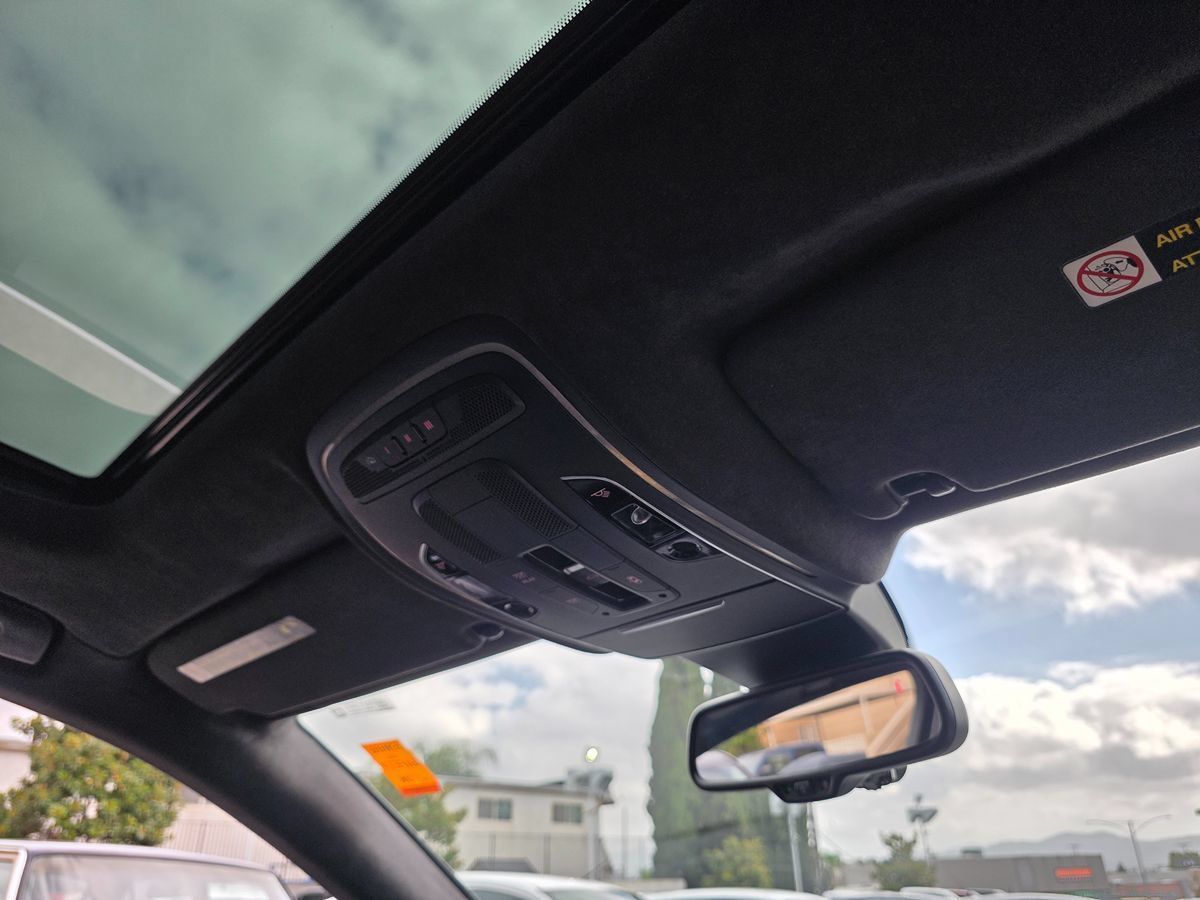 Used 2015 Audi S8 AWD/4WD image 19