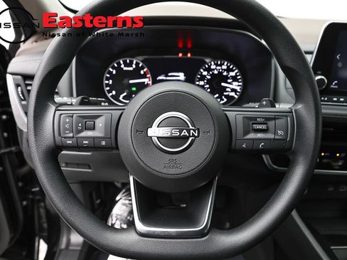 Used 2023 Nissan Rogue S AWD/4WD image 10