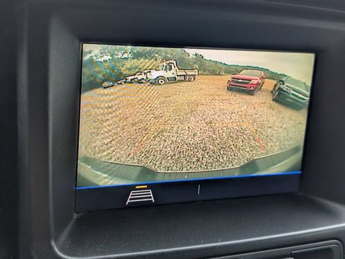 Used 2021 Chevrolet Colorado W/T RWD image 13
