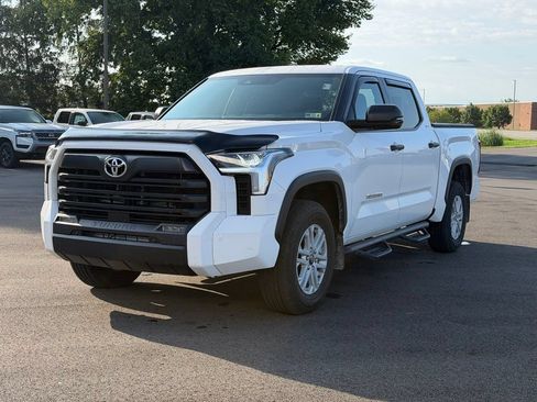 Used 2026 Toyota Tundra SR5 w/ SR5 Convenience Package AWD/4WD image 2