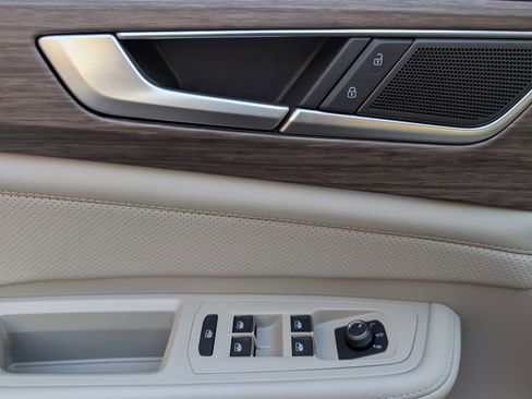 Used 2024 Volkswagen Atlas SEL image 15