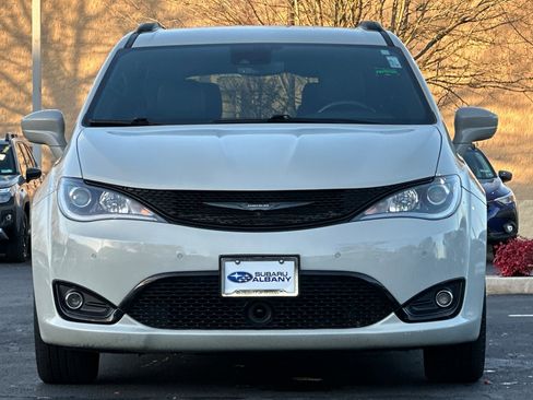 Used 2020 Chrysler Pacifica Touring-L Plus image 9