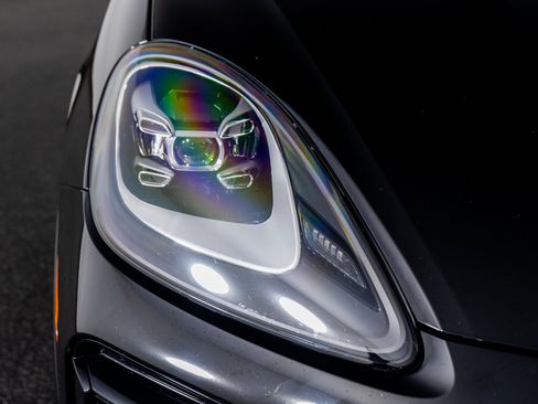 Used 2023 Porsche Cayenne Turbo image 23