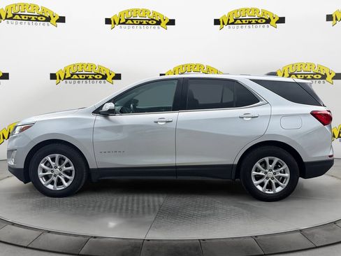 Used 2018 Chevrolet Equinox LT FWD image 2