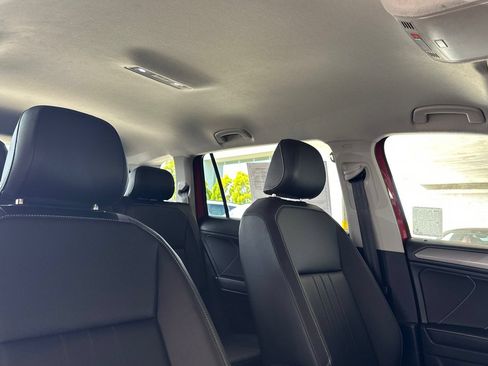 Used 2023 Volkswagen Tiguan SE FWD image 18