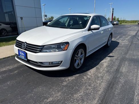 Used 2015 Volkswagen Passat 1.8T SE FWD image 9