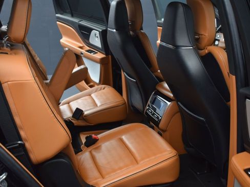 Certified 2022 Lincoln Aviator Black Label w/ Dynamic Handling Package image 14