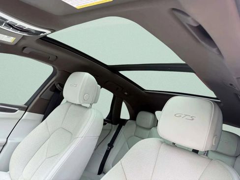 Used 2018 Porsche Macan GTS image 34