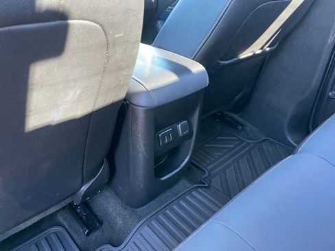 Used 2018 Chevrolet Colorado Z71 image 8