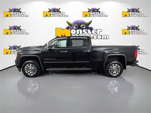 Used 2018 GMC Sierra 2500 Denali image 8