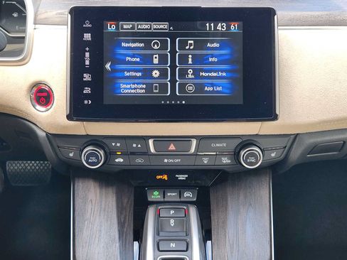 Used 2018 Honda Clarity Touring image 16