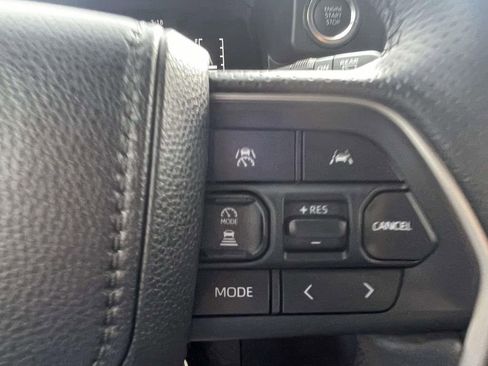 Used 2025 Toyota 4Runner SR5 AWD/4WD image 20