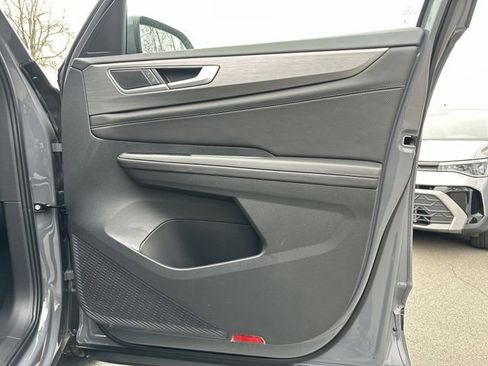 New 2026 Volkswagen Atlas Cross Sport SE image 31