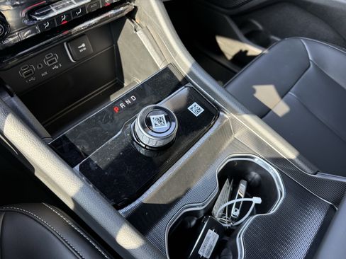 New 2025 Jeep Grand Cherokee Limited w/ Black Appearance Package image 25