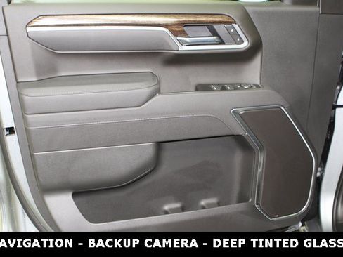 New 2025 GMC Sierra 1500 Elevation image 13