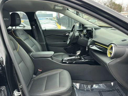 Used 2025 Chevrolet Trax ACTIV w/ Driver Confidence Package image 19