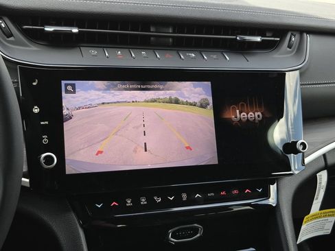 New 2026 Jeep Grand Cherokee Altitude RWD image 20