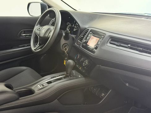 Used 2016 Honda HR-V LX image 28