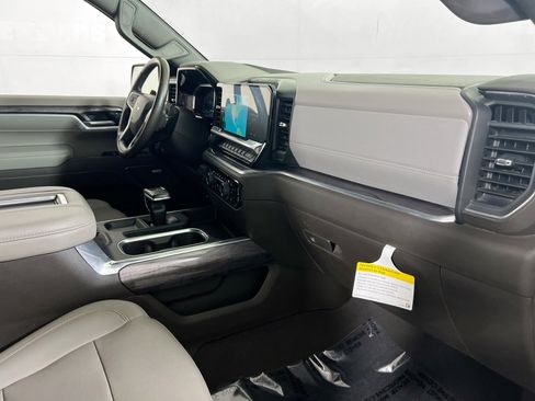 Used 2022 Chevrolet Silverado 1500 LTZ w/ LTZ Convenience Package II image 28