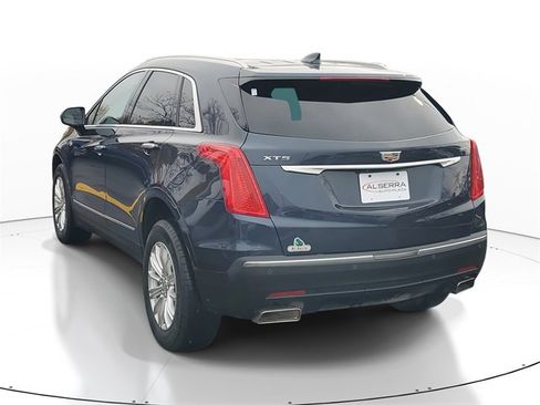 Used 2018 Cadillac XT5 FWD image 3