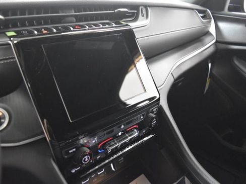 New 2025 Jeep Grand Cherokee L Laredo w/ Luxury Tech Group I image 13