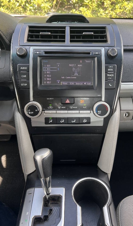 Used 2014 Toyota Camry FWD image 26