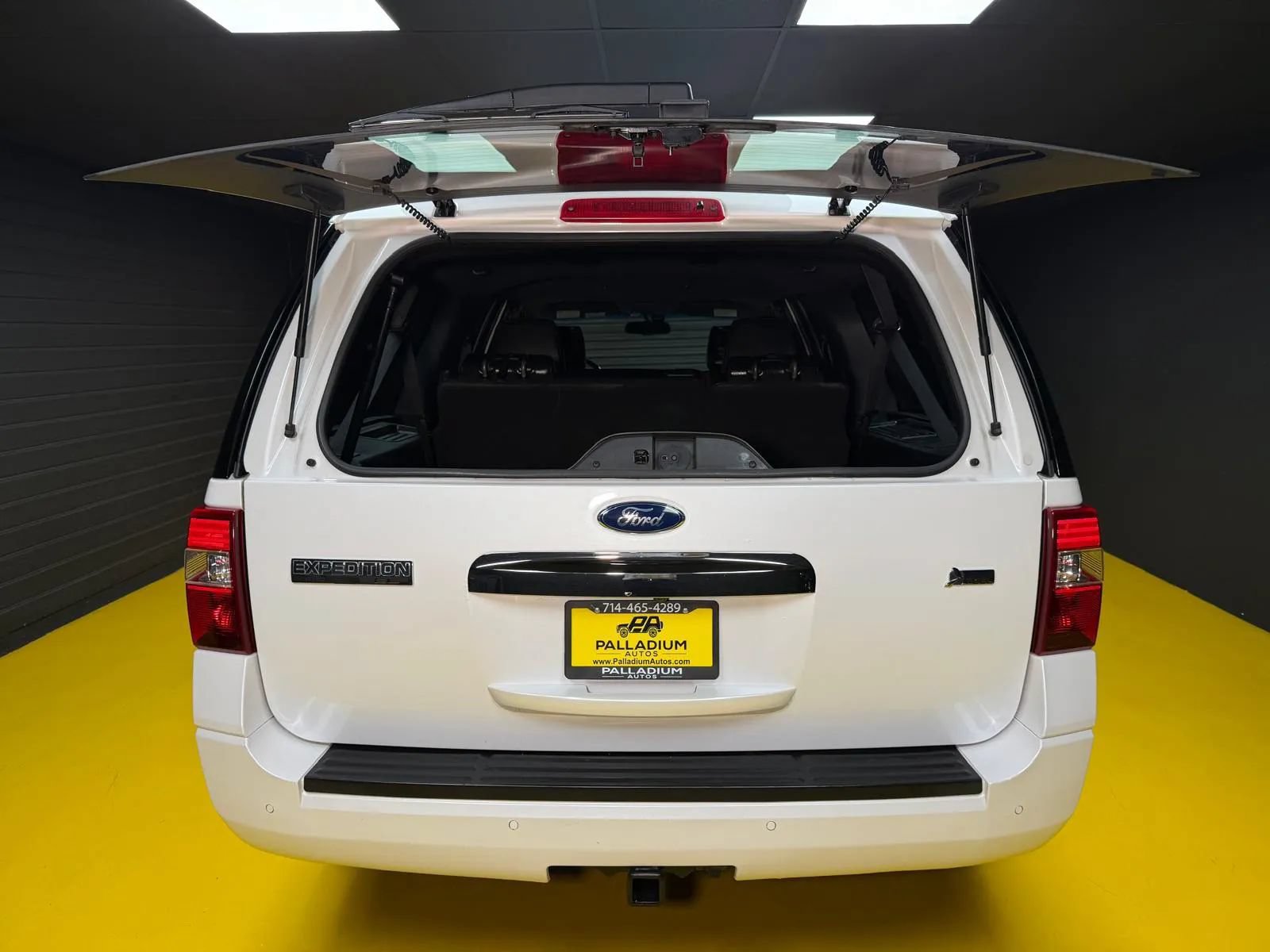 Used 2012 Ford Expedition EL Limited RWD image 10
