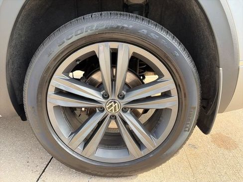 Used 2021 Volkswagen Atlas SE w/ Panoramic Sunroof Package AWD/4WD image 31
