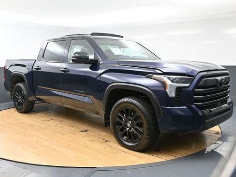 Used 2026 Toyota Tundra Limited AWD/4WD image 2