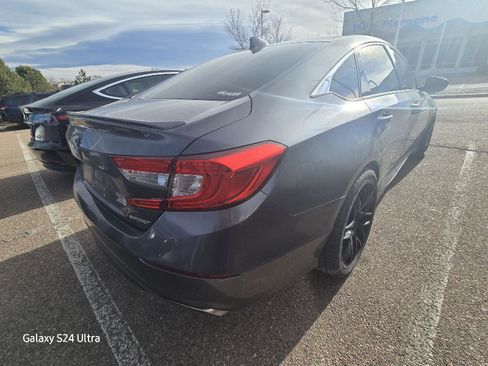Used 2018 Honda Accord Sport image 11