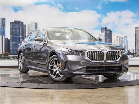 Used 2026 BMW i5 eDrive40 image 1