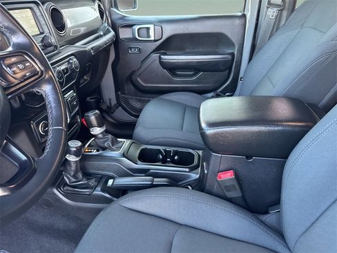 Used 2019 Jeep Wrangler Sport image 17