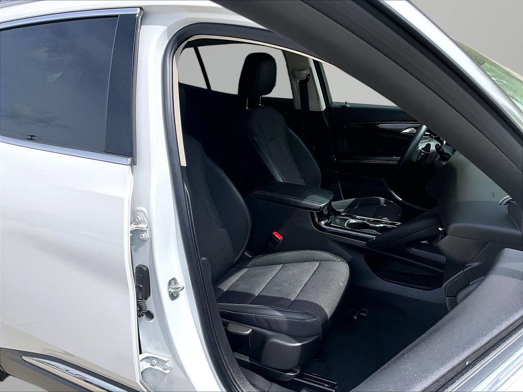 Used 2023 Buick Envision Preferred FWD image 8