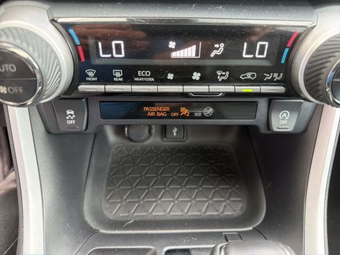 Used 2020 Toyota RAV4 XLE Premium w/ All Weather Liner Package image 17