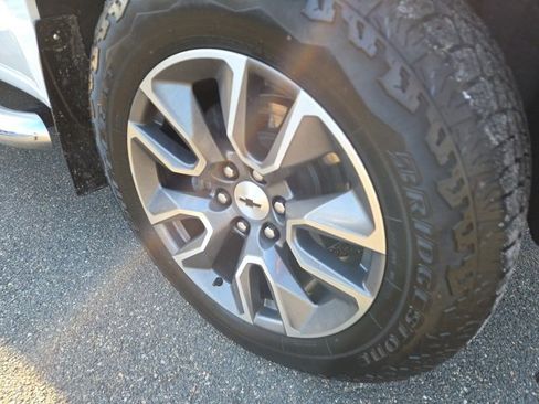 Used 2022 Chevrolet Silverado 1500 RST w/ Z71 Off-Road Package image 4