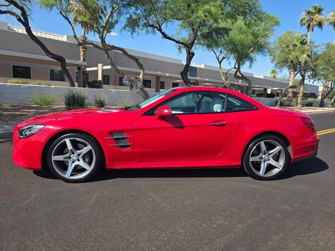 Used 2017 Mercedes-Benz SL 550 w/ Driver Assistance Package image 8