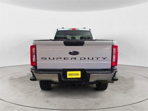 Certified 2025 Ford F250 XLT image 4