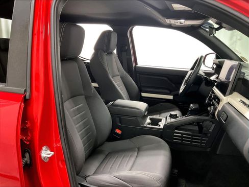 Certified 2024 Toyota Tacoma TRD Off-Road image 11