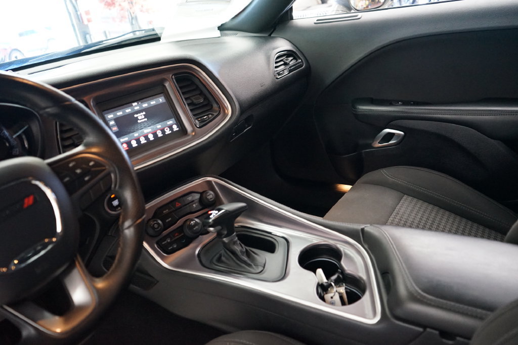 Used 2019 Dodge Challenger SXT w/ Blacktop Package RWD image 10