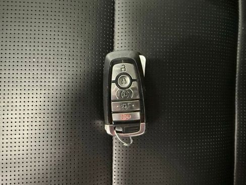 Used 2025 Ford Escape Platinum AWD/4WD image 26
